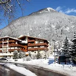 Stern Hotel