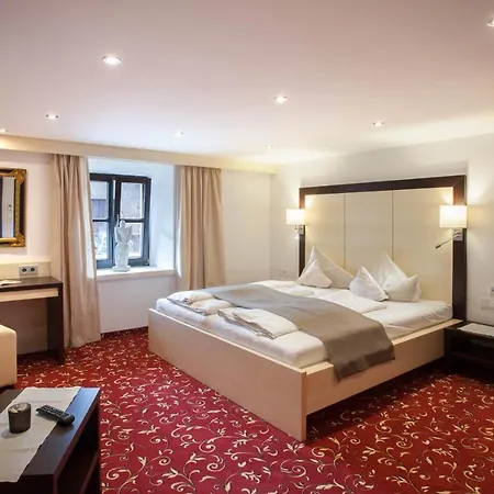 Stern 4* Langenfeld