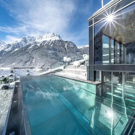 Stern Hotel 4*
