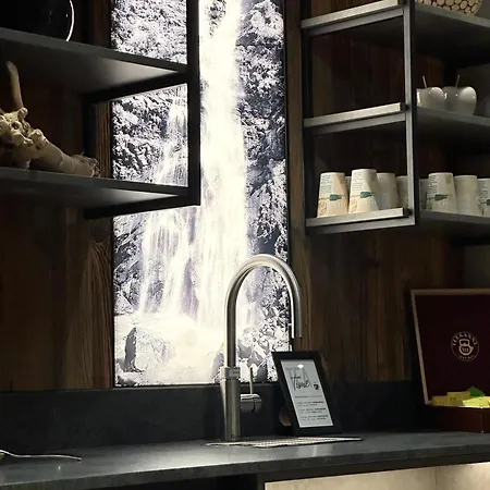 Stern Ξενοδοχείο 4*