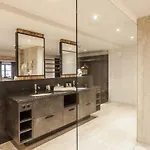 Stern 4*